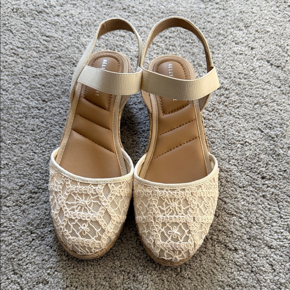 Kelly & Katie Esmo Espadrille Wedge